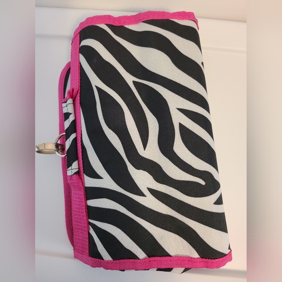Toiletry Accessories set - pink and Zebra print - Picture 11 of 15